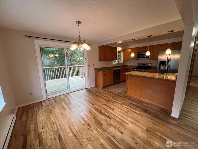 Property photo for 13807 Greenwood Avenue N, Seattle photo 5
