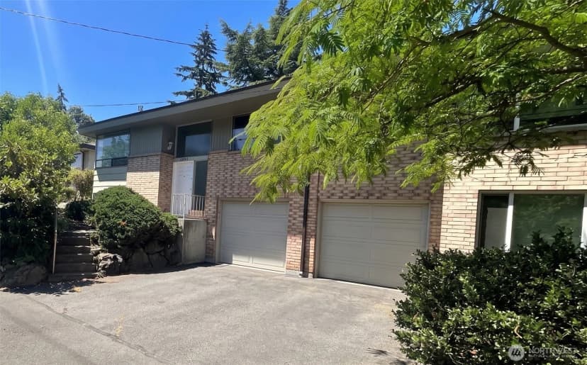 Property photo for 13807 Greenwood Avenue N, Seattle photo 2