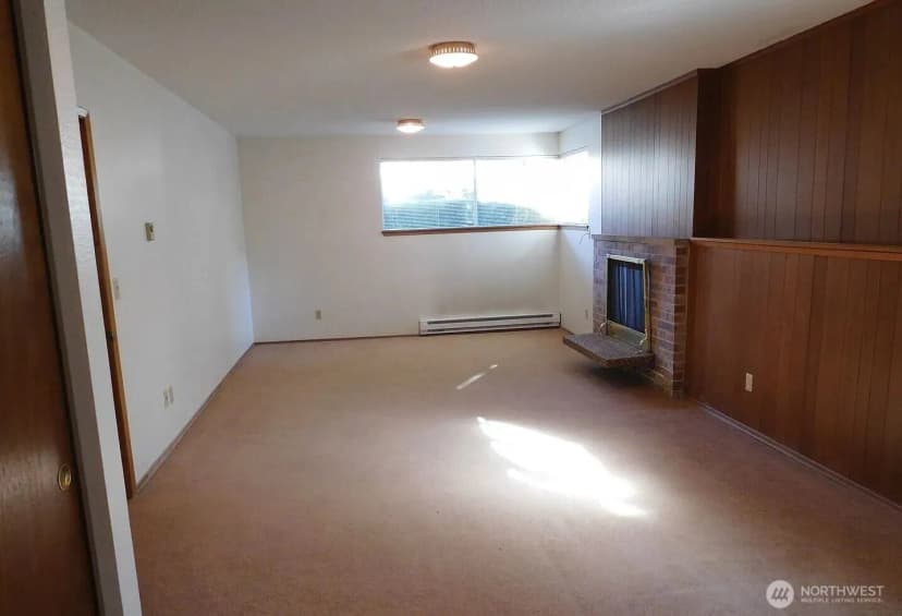 Property photo for 13807 Greenwood Avenue N, Seattle photo 15
