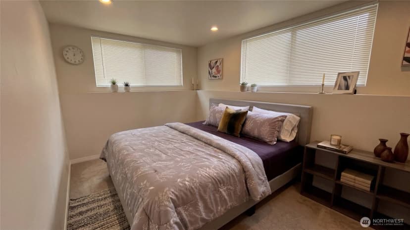 Property photo for 13807 Greenwood Avenue N, Seattle photo 32