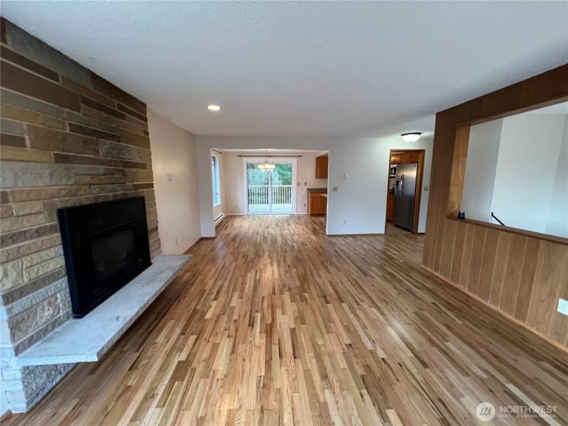 Property photo for 13807 Greenwood Avenue N, Seattle photo 3