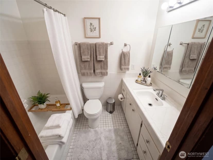 Property photo for 13807 Greenwood Avenue N, Seattle photo 13