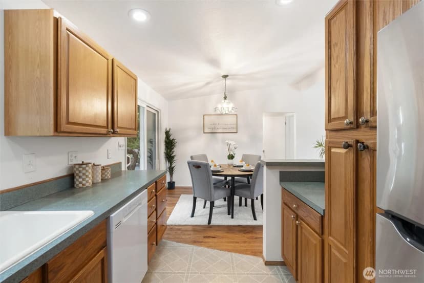 Property photo for 15805 Se 12th Place, Bellevue photo 12