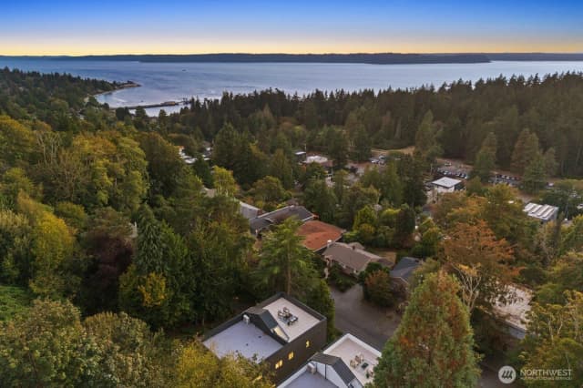 Property photo for 8018 45th Avenue Sw, Seattle photo 4