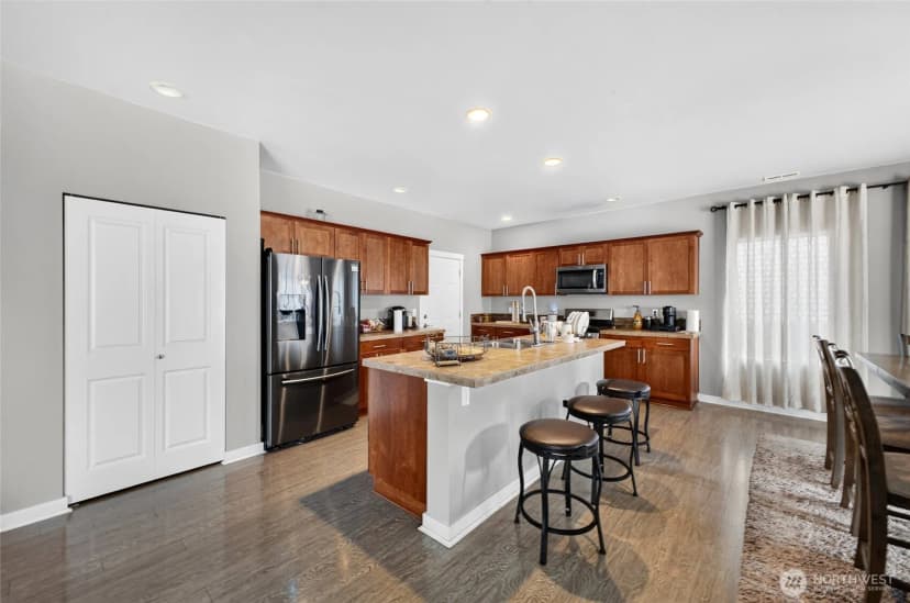 Property photo for 6321 Thomas Place Se, Auburn photo 10