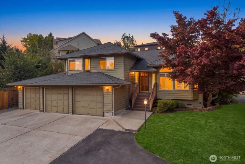 Property photo for 15928 Larch Way, Lynnwood