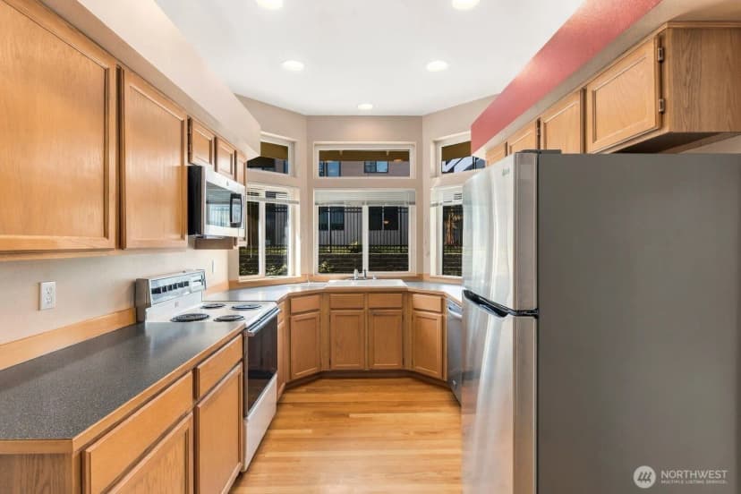 Property photo for 15928 Larch Way, Lynnwood photo 6