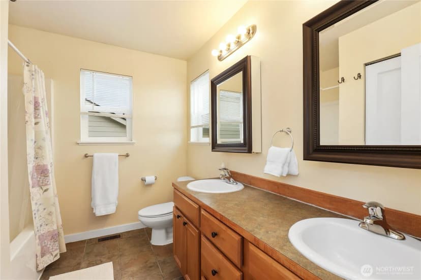 Property photo for 1216 Humphrey Avenue W, Bremerton photo 24