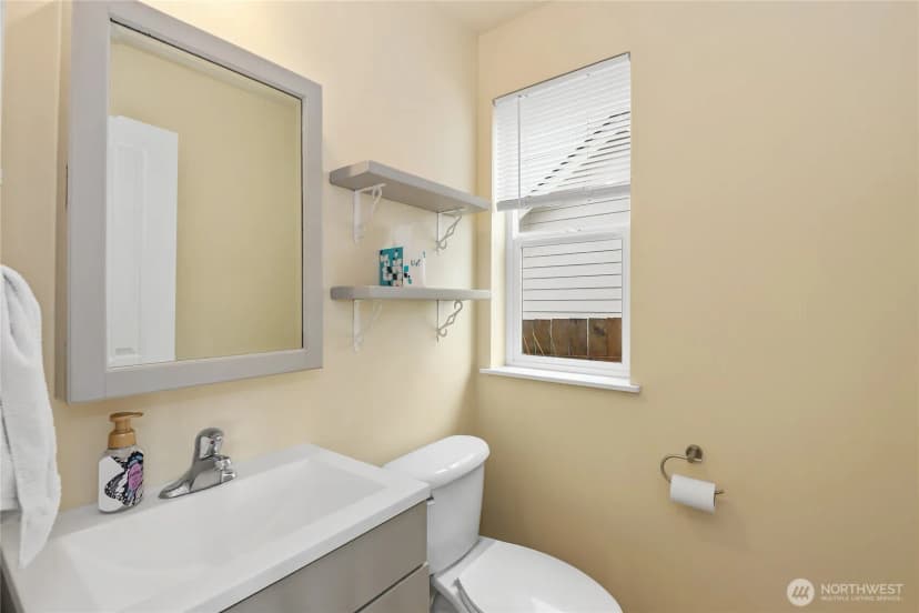 Property photo for 1216 Humphrey Avenue W, Bremerton photo 16