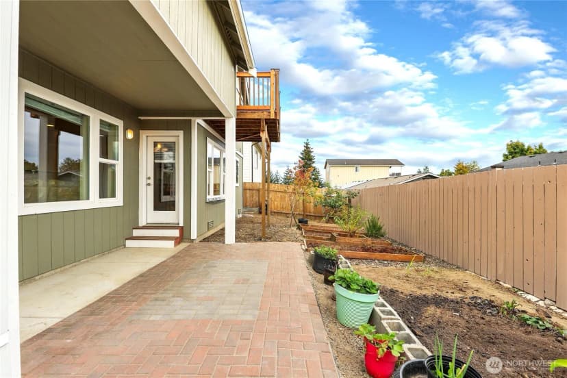 Property photo for 1216 Humphrey Avenue W, Bremerton photo 32