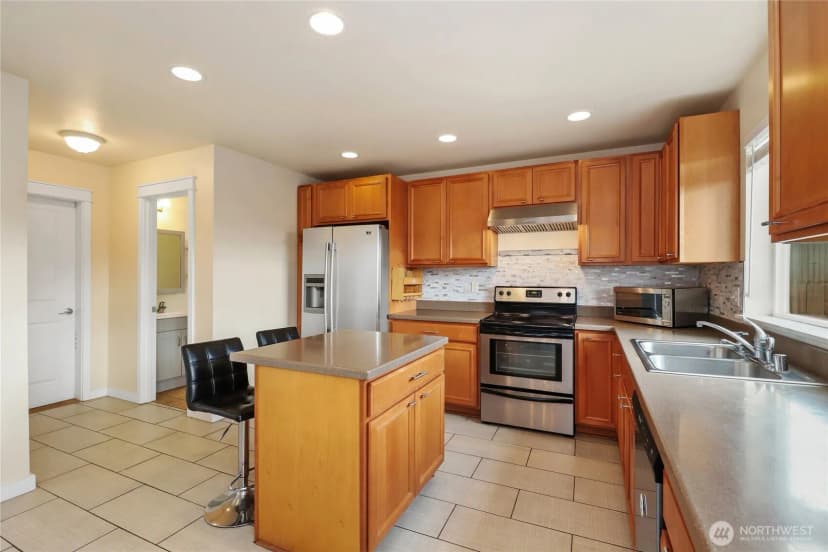 Property photo for 1216 Humphrey Avenue W, Bremerton photo 14
