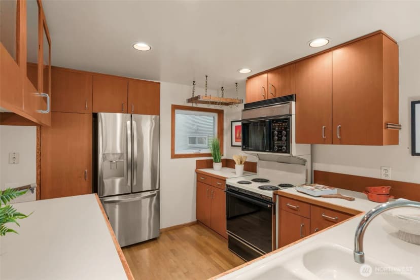 Property photo for 3200 Alki Avenue Sw #201, Seattle photo 12