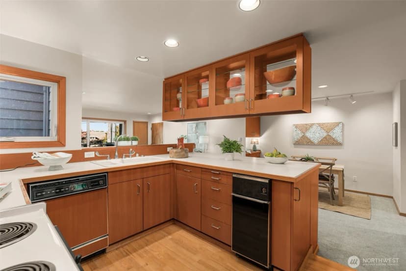 Property photo for 3200 Alki Avenue Sw #201, Seattle photo 10