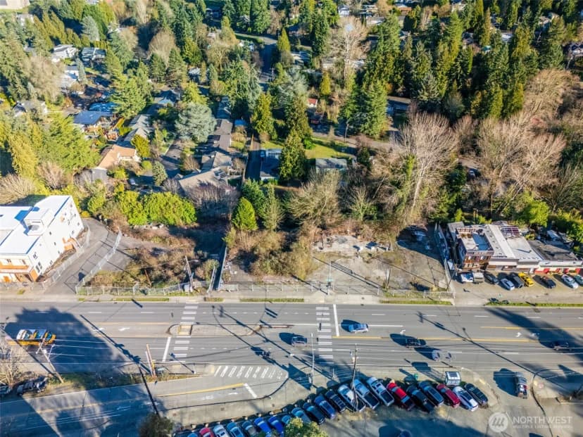 Property photo for 10400 Lake City Way Ne, Seattle photo 6