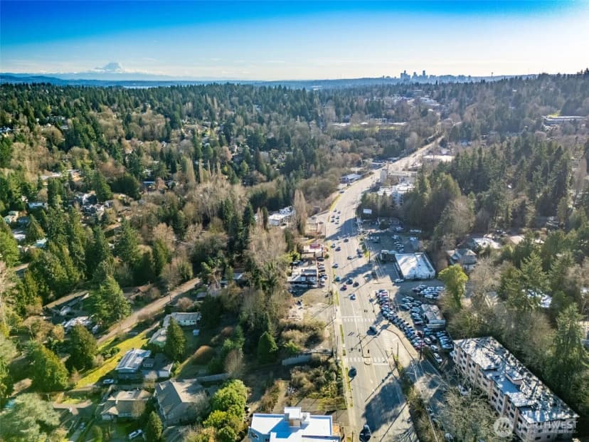 Property photo for 10400 Lake City Way Ne, Seattle photo 5