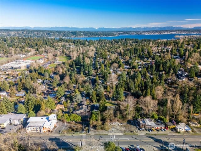 Property photo for 10400 Lake City Way Ne, Seattle photo 3