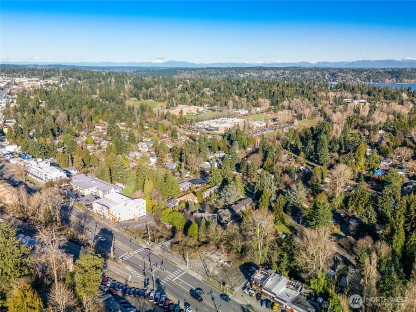 Property photo for 10400 Lake City Way Ne, Seattle photo 8