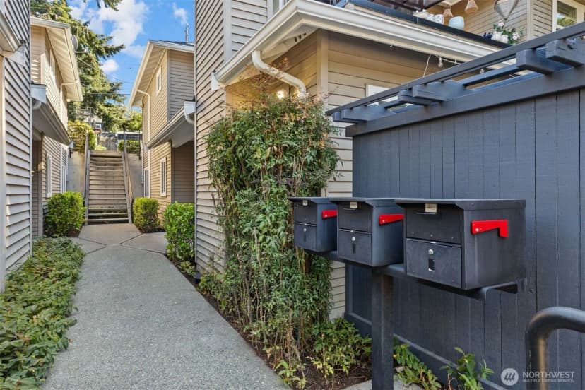 Property photo for 5952 Fauntleroy Way Sw, Seattle photo 15