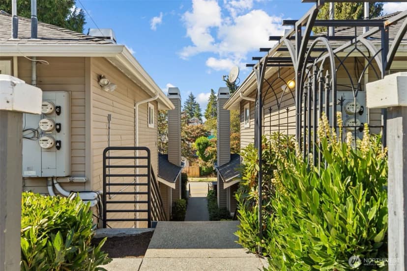 Property photo for 5952 Fauntleroy Way Sw, Seattle photo 13