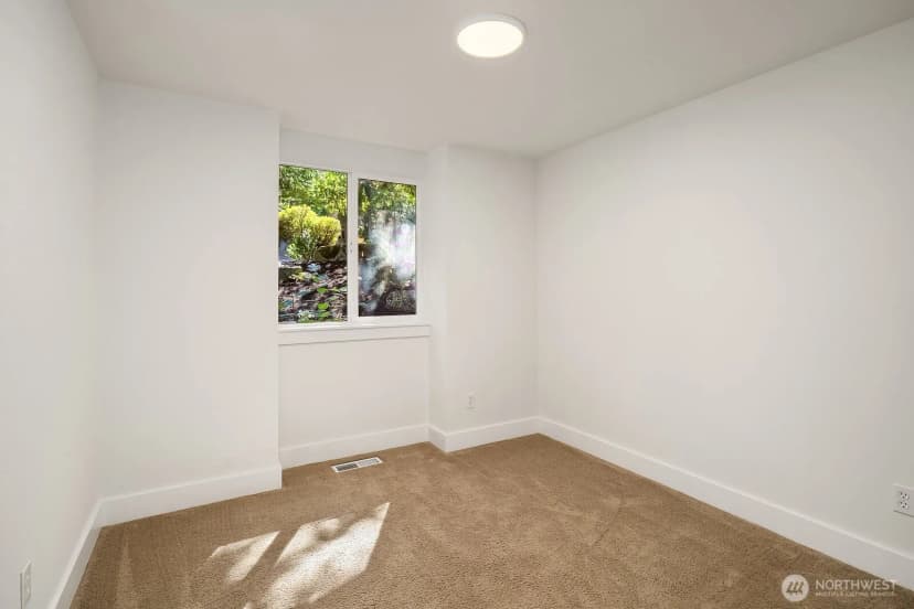 Property photo for 22706 Ne 12th Place, Sammamish photo 19