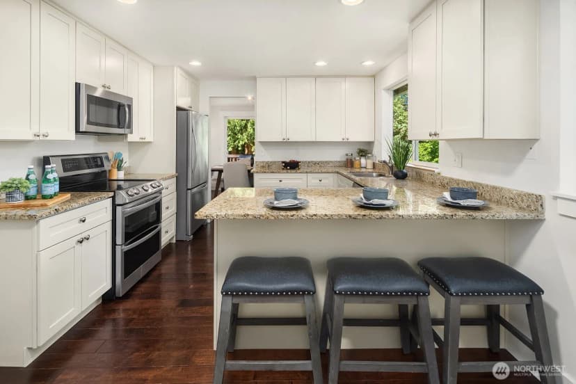 Property photo for 22706 Ne 12th Place, Sammamish photo 11