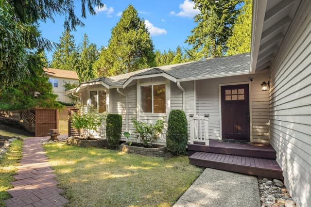 Property photo for 22706 Ne 12th Place, Sammamish photo 3