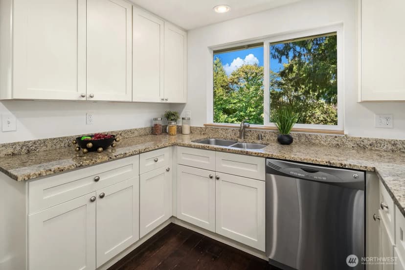 Property photo for 22706 Ne 12th Place, Sammamish photo 12