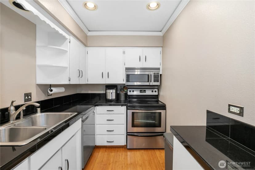 Property photo for 440 St Helens Avenue #202, Tacoma photo 11