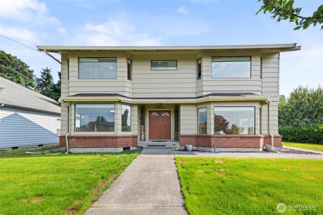 Property photo for 4101 Browns Point Boulevard Ne, Tacoma photo 2