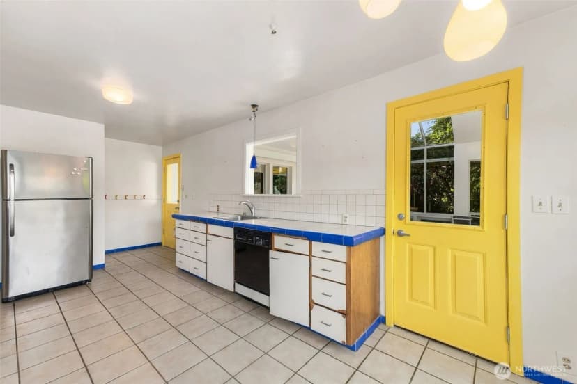 Property photo for 912 S Magnolia Lane, Tacoma photo 11