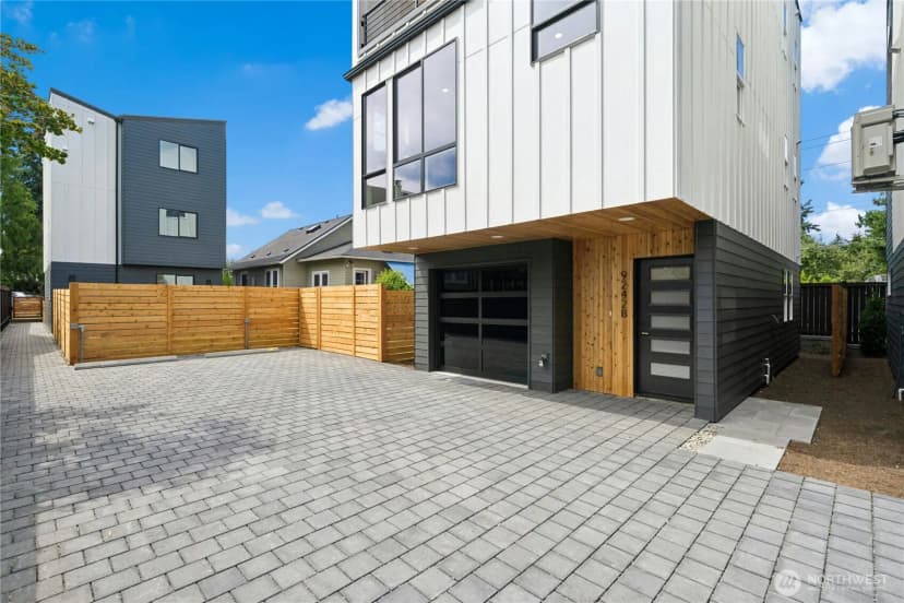 Property photo for 9242 Dayton Avenue N #b, Seattle photo 31