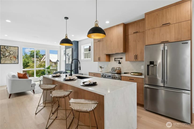 Property photo for 9242 Dayton Avenue N #b, Seattle photo 9