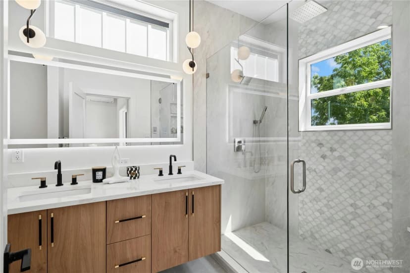 Property photo for 9242 Dayton Avenue N #b, Seattle photo 19