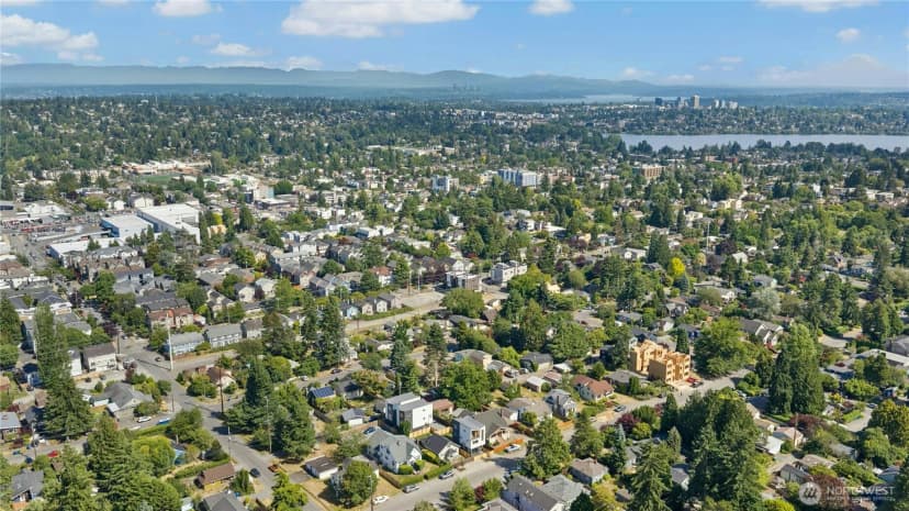 Property photo for 9242 Dayton Avenue N #b, Seattle photo 30