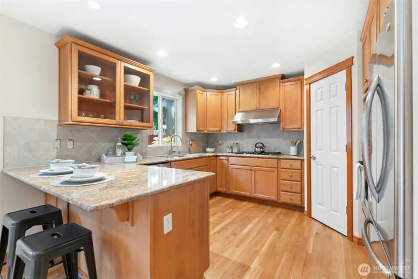 Property photo for 723 N 198th Street, Shoreline photo 8