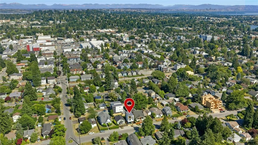 Property photo for 9240 Dayton Avenue N, Seattle photo 33