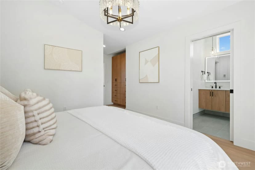 Property photo for 9240 Dayton Avenue N, Seattle photo 23