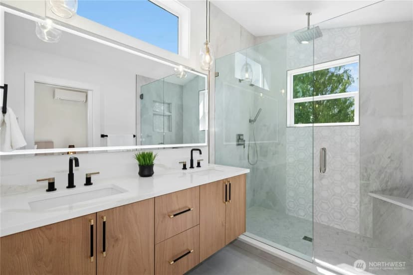 Property photo for 9240 Dayton Avenue N, Seattle photo 25