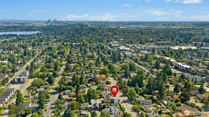 Property photo for 9240 Dayton Avenue N, Seattle photo 34