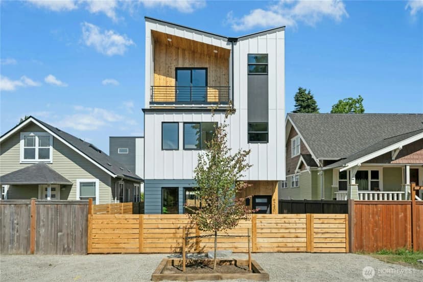 Property photo for 9240 Dayton Avenue N, Seattle photo 38