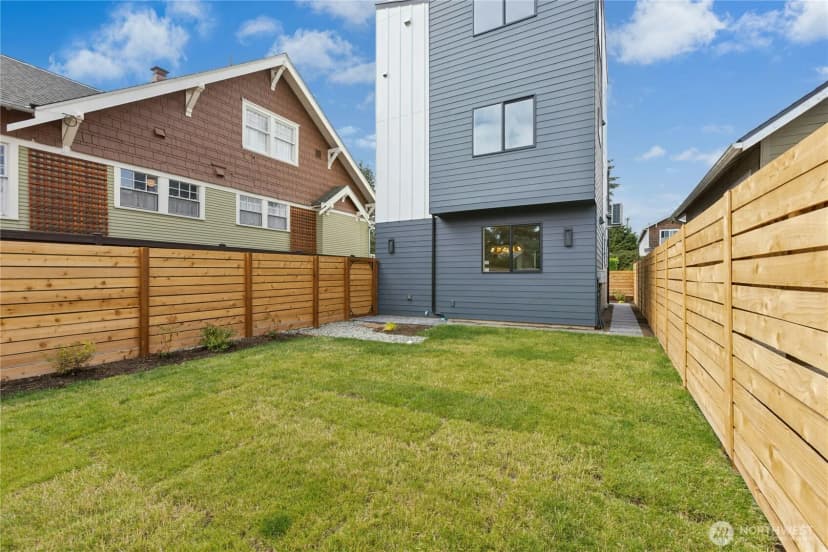 Property photo for 9240 Dayton Avenue N, Seattle photo 29