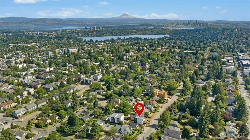 Property photo for 9240 Dayton Avenue N, Seattle photo 35
