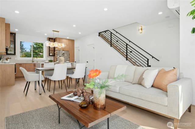 Property photo for 9240 Dayton Avenue N, Seattle photo 5