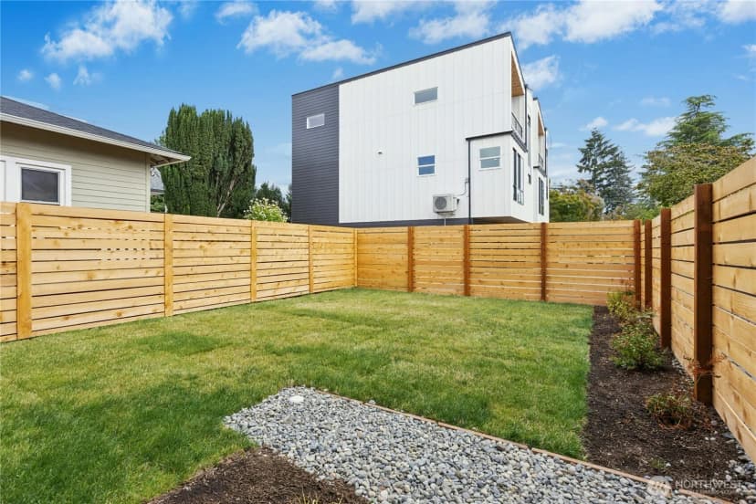 Property photo for 9240 Dayton Avenue N, Seattle photo 30