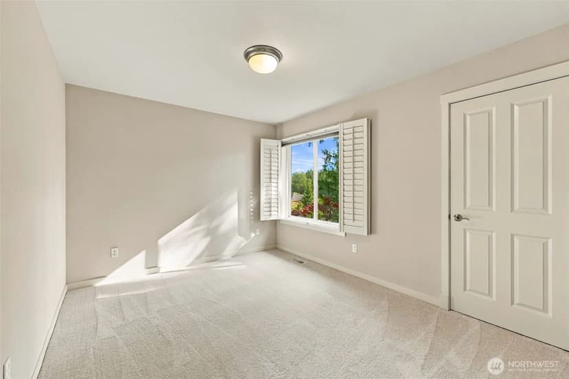 Property photo for 23431 Ne 10th Place, Sammamish photo 22