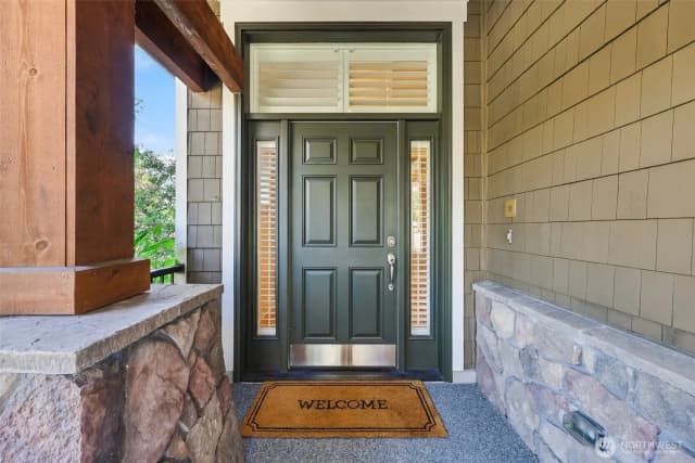 Property photo for 23431 Ne 10th Place, Sammamish photo 4