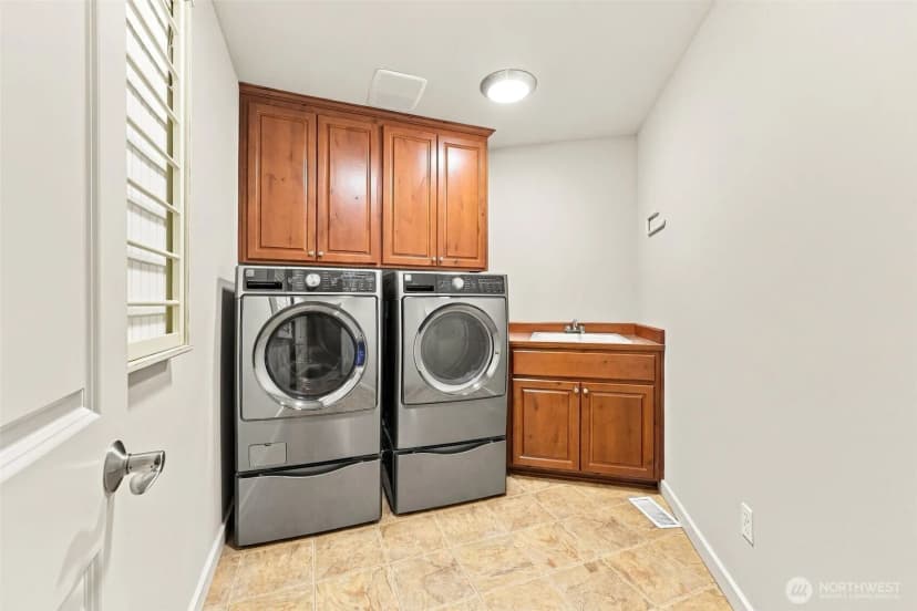 Property photo for 23431 Ne 10th Place, Sammamish photo 25