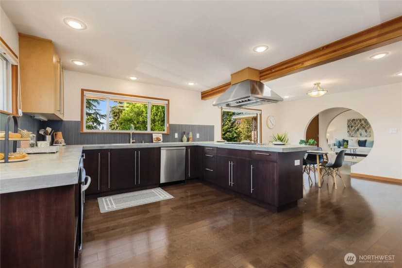 Property photo for 11704 Palatine Avenue N, Seattle photo 12