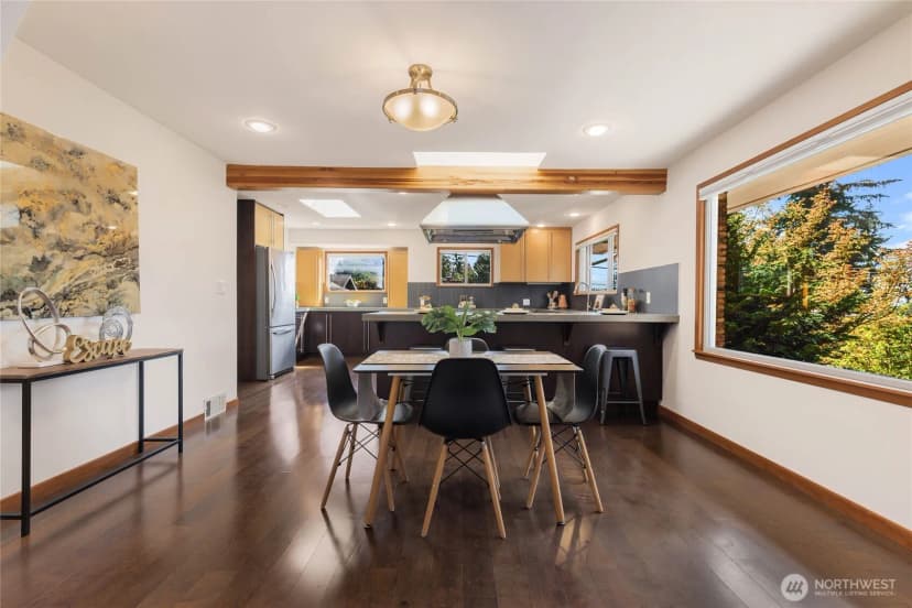Property photo for 11704 Palatine Avenue N, Seattle photo 9