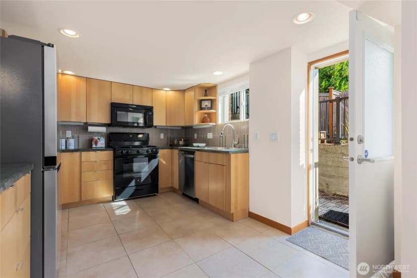 Property photo for 11704 Palatine Avenue N, Seattle photo 26
